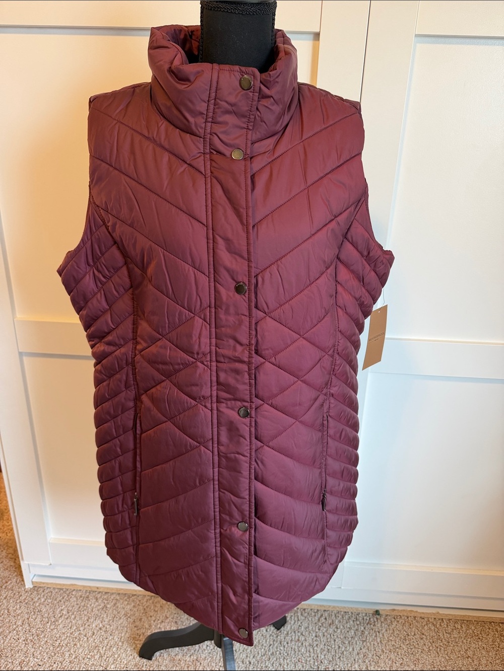 Weatherproof Quilted Sleeveless Puffer Vest in Burgundy